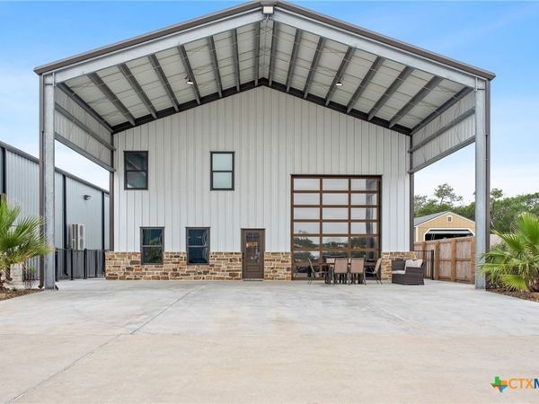 72 Circle Hook , Port O'Connor, TX 77982