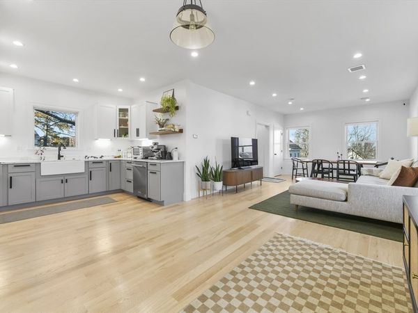 17 Akron St, Unit 2, Boston, MA 02119
