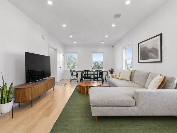 17 Akron St, Unit 2, Boston, MA 02119