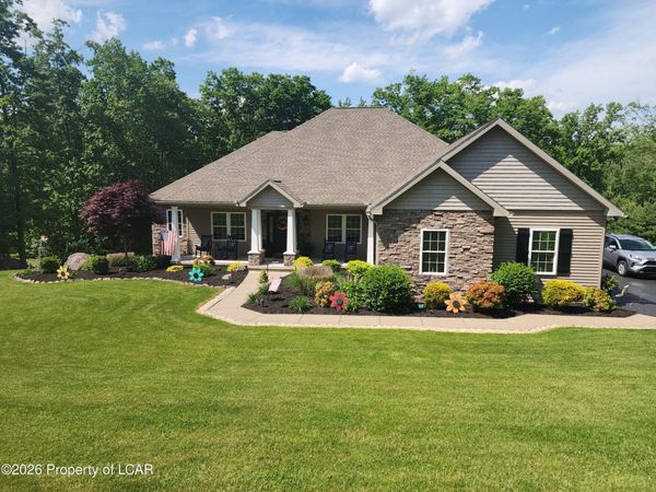 50 Autumn Drive, Mountain Top, PA 18707