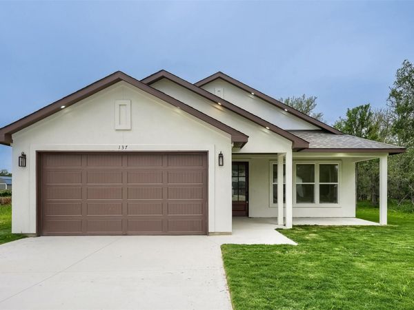137 E Pauwela LN, Bastrop, TX 78602
