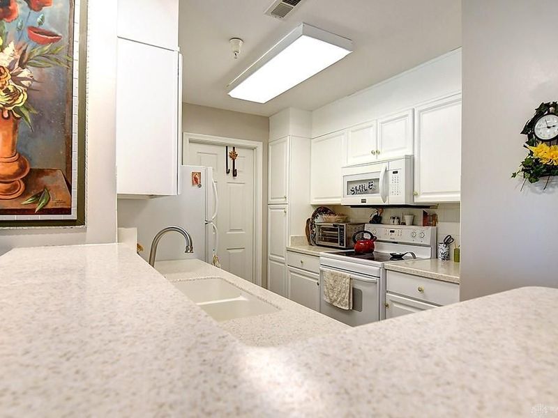 3170 E Stroop Road, Unit 301, Kettering, OH 45440 Photo 8