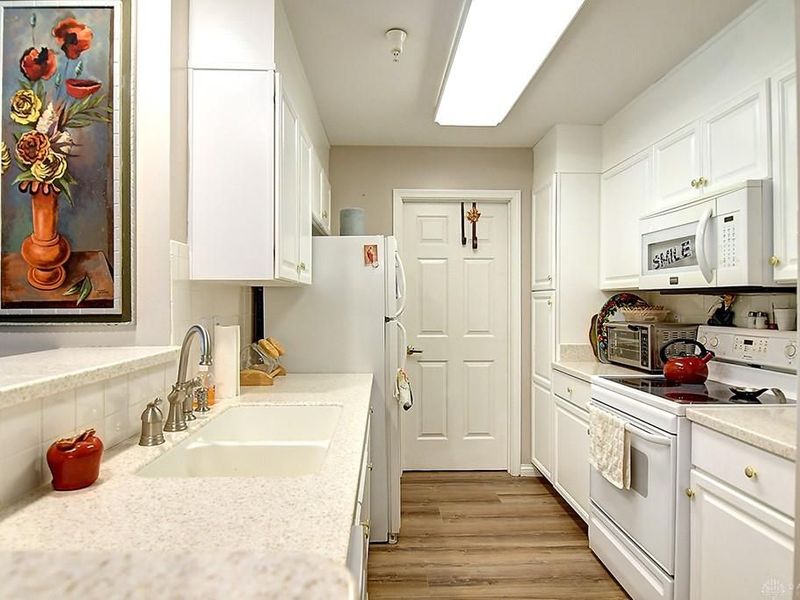 3170 E Stroop Road, Unit 301, Kettering, OH 45440 Photo 9