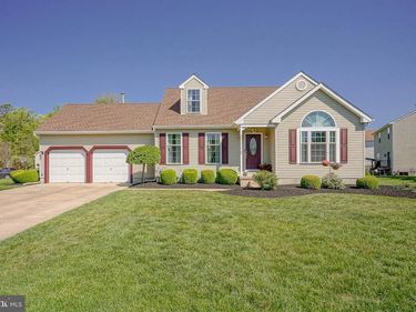8 STANGER COURT , CLAYTON, NJ 08312