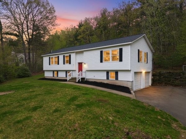 89 Webster St, Douglas, MA 01516