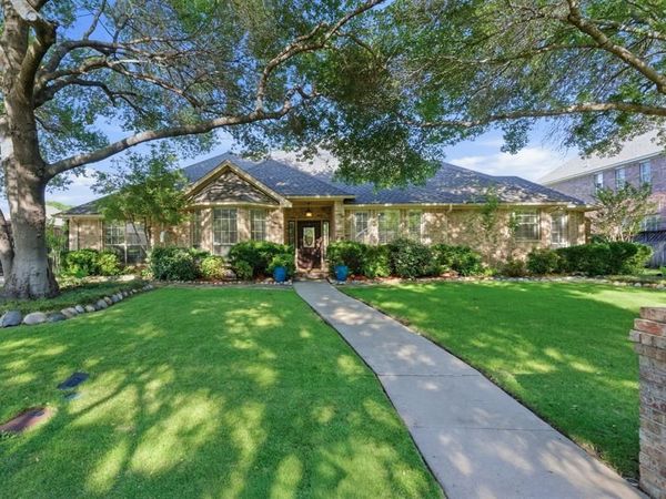 5017 River Bluff Drive, Fort Worth, TX 76132