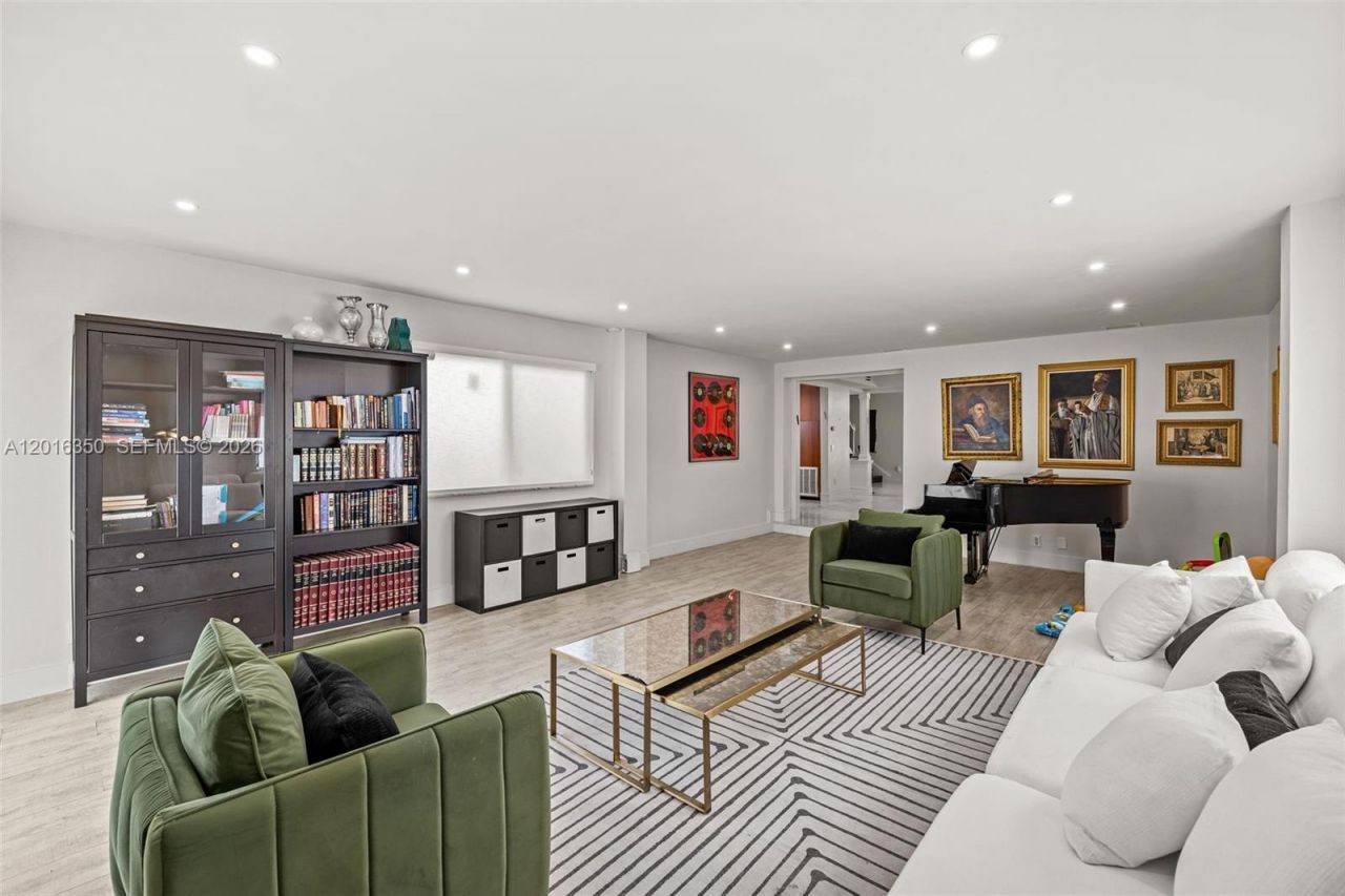 3420 Sheridan Ave, Miami Beach, FL 33140 Photo