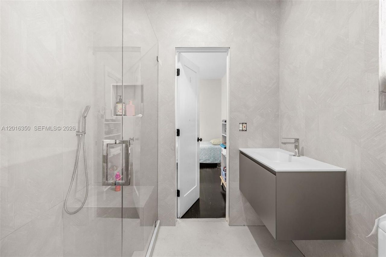3420 Sheridan Ave, Miami Beach, FL 33140 Photo