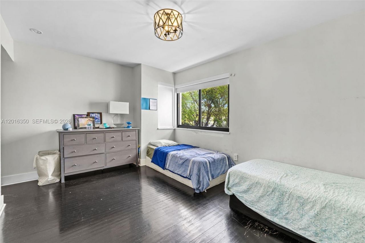 3420 Sheridan Ave, Miami Beach, FL 33140 Photo