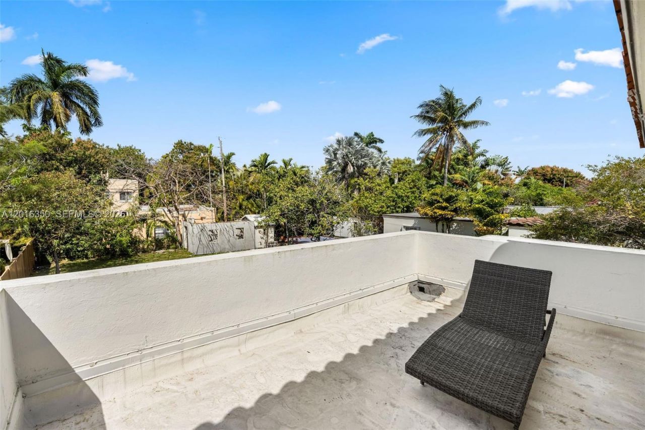 3420 Sheridan Ave, Miami Beach, FL 33140 Photo