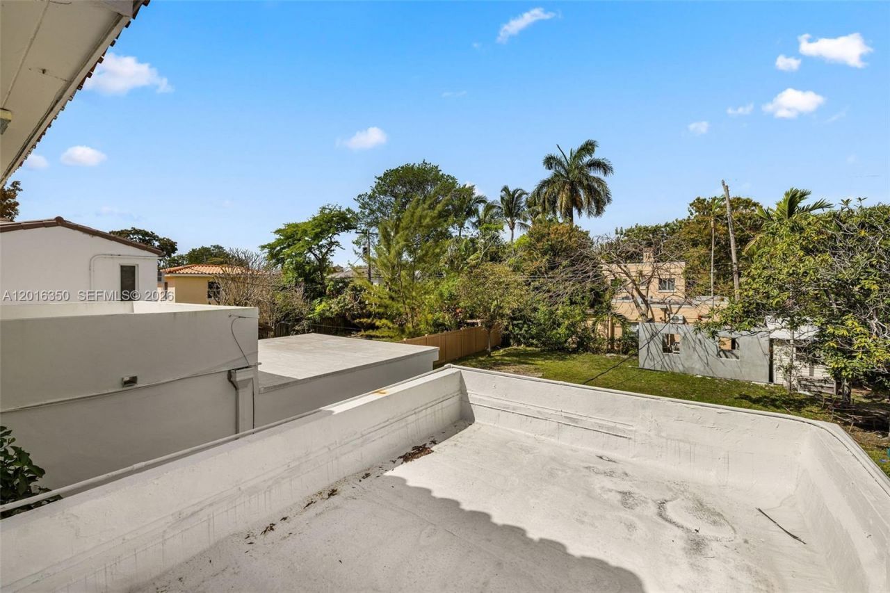 3420 Sheridan Ave, Miami Beach, FL 33140 Photo