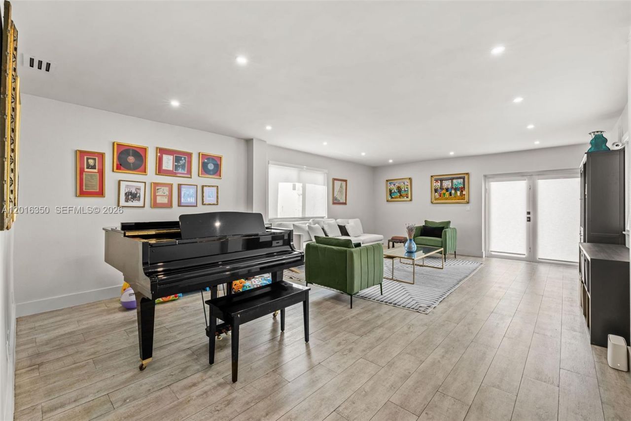 3420 Sheridan Ave, Miami Beach, FL 33140 Photo