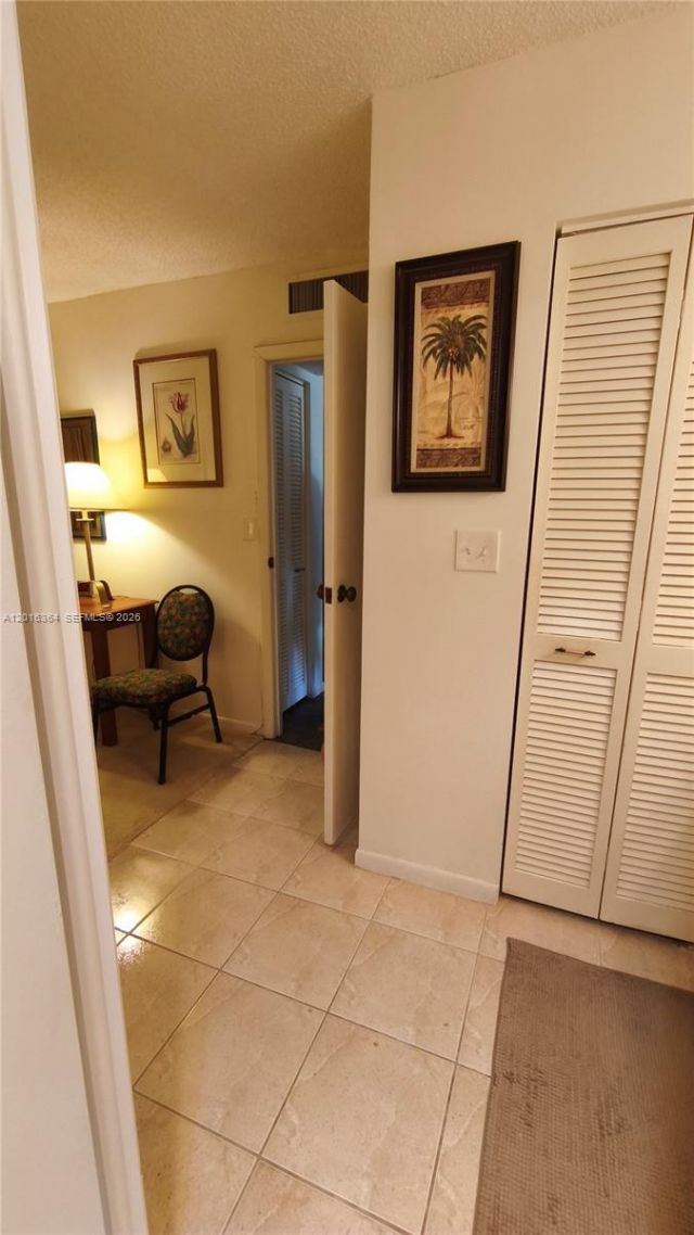 6100 S Falls Cir Dr , Unit 404, Lauderhill, FL 33319 Photo