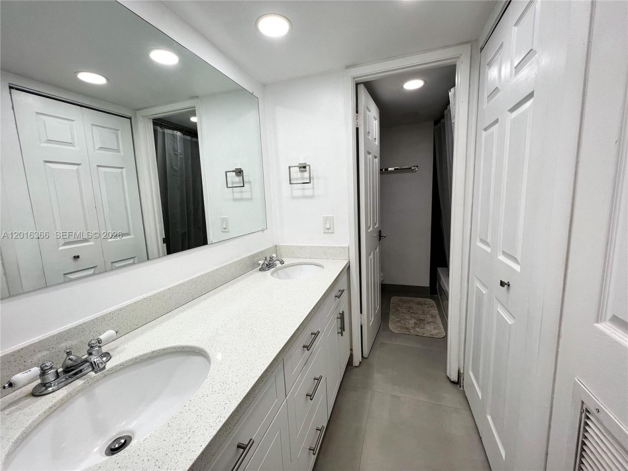 600 NE 36th St, Unit 310, Miami, FL 33137 Photo