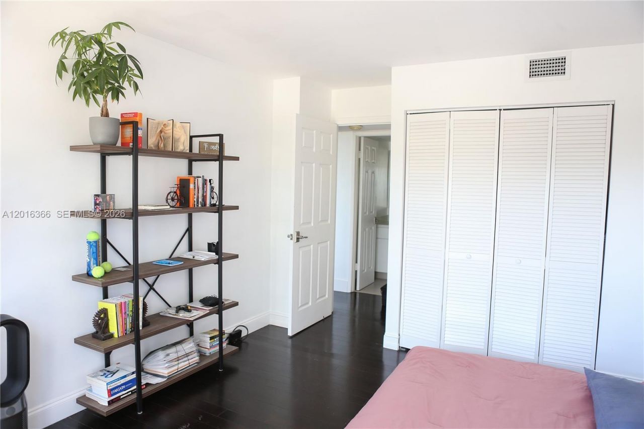 600 NE 36th St, Unit 310, Miami, FL 33137 Photo