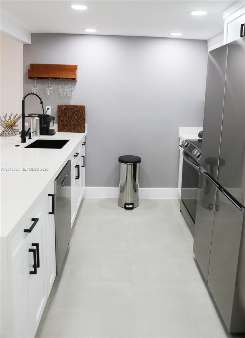 600 NE 36th St, Unit 310, Miami, FL 33137 Photo