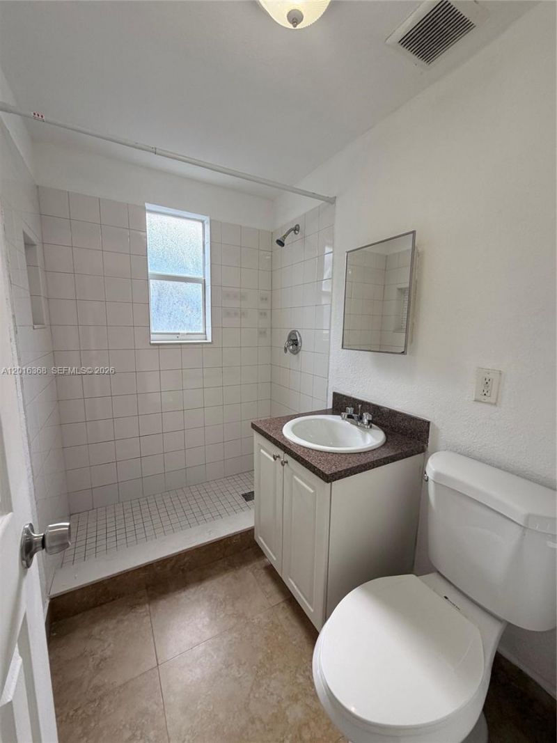 219 NW 10th St, Unit 2, Miami, FL 33136 Photo