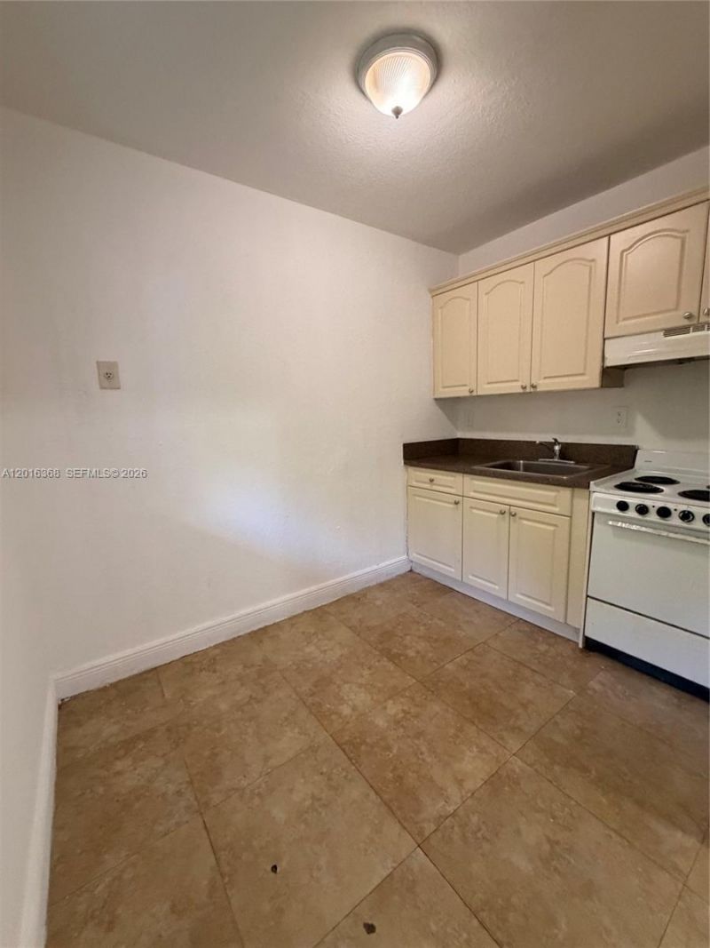 219 NW 10th St, Unit 2, Miami, FL 33136 Photo