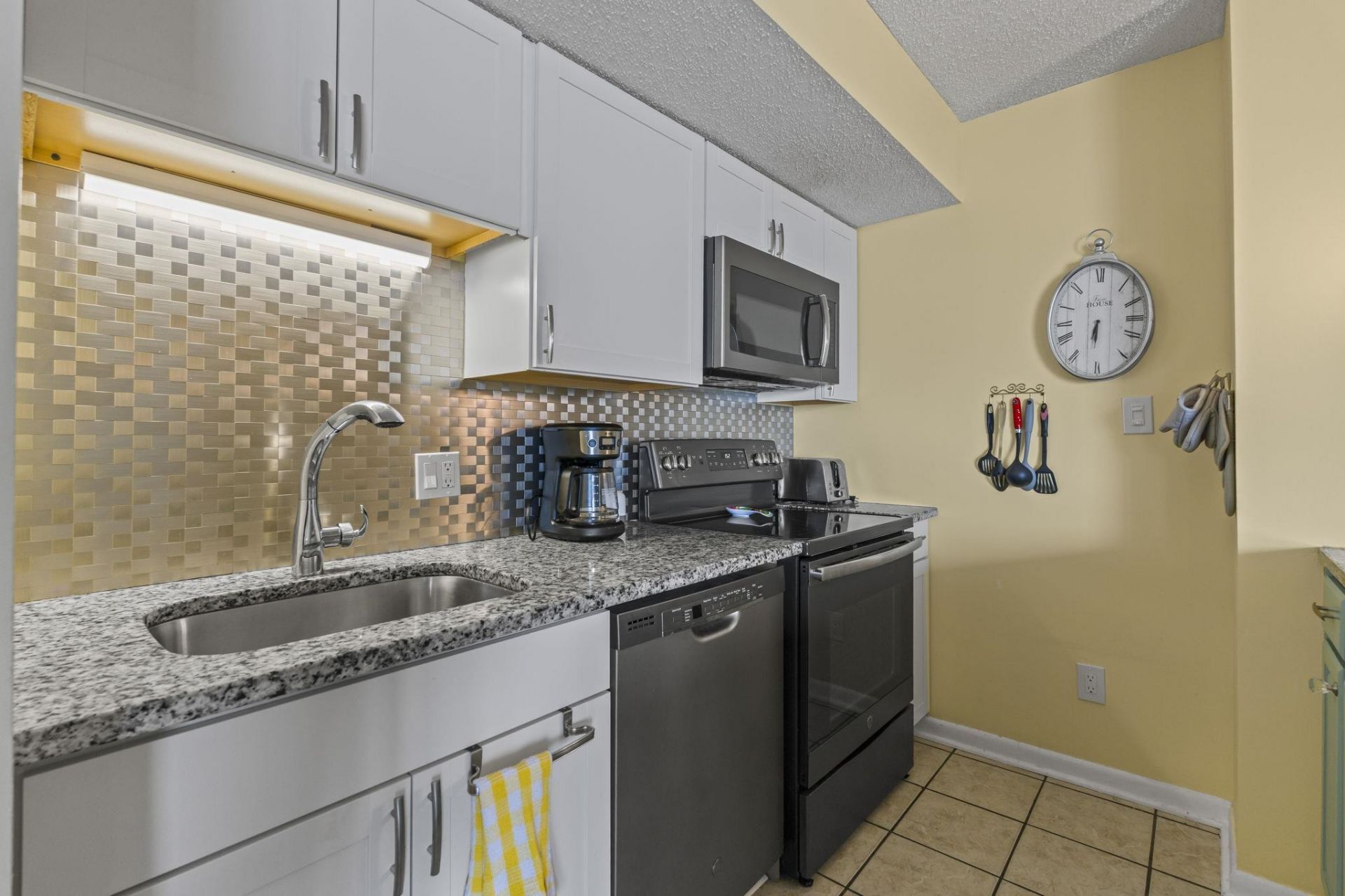 5523 North Ocean Blvd.  Photo 14
