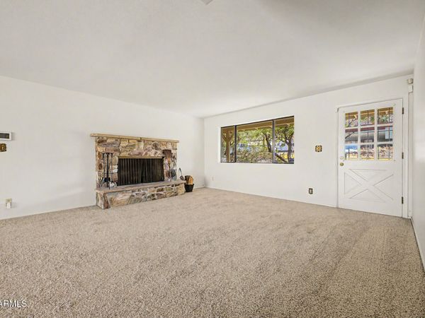 9438 N 16TH Place, Phoenix, AZ 85020