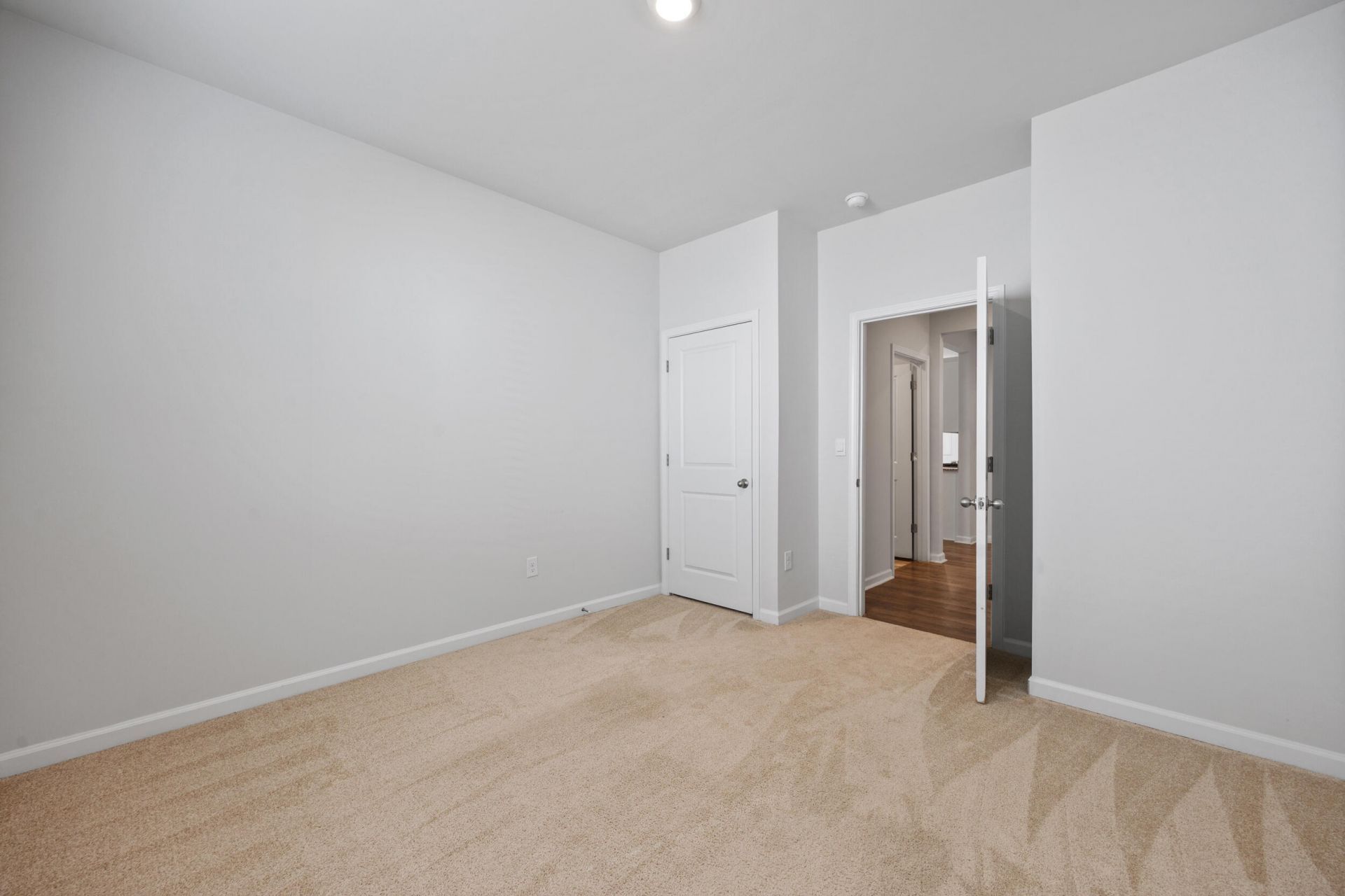 554 Lytham Drive Photo 38