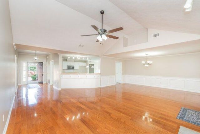 488 Wickham Drive Photo 13