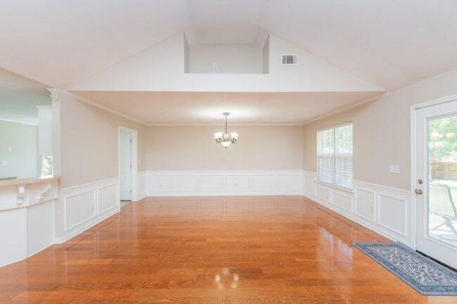 488 Wickham Drive Photo 16