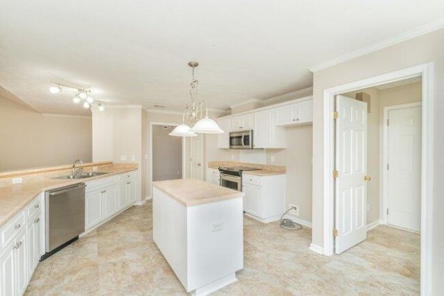 488 Wickham Drive Photo 24