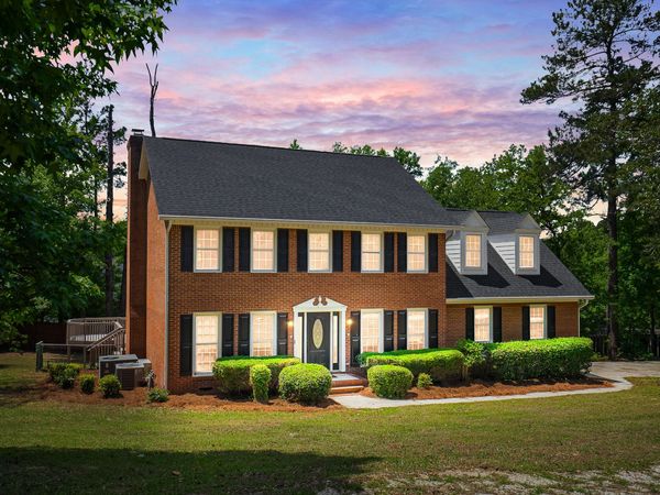614 W Lakeside Dr S, Aiken, SC 29803