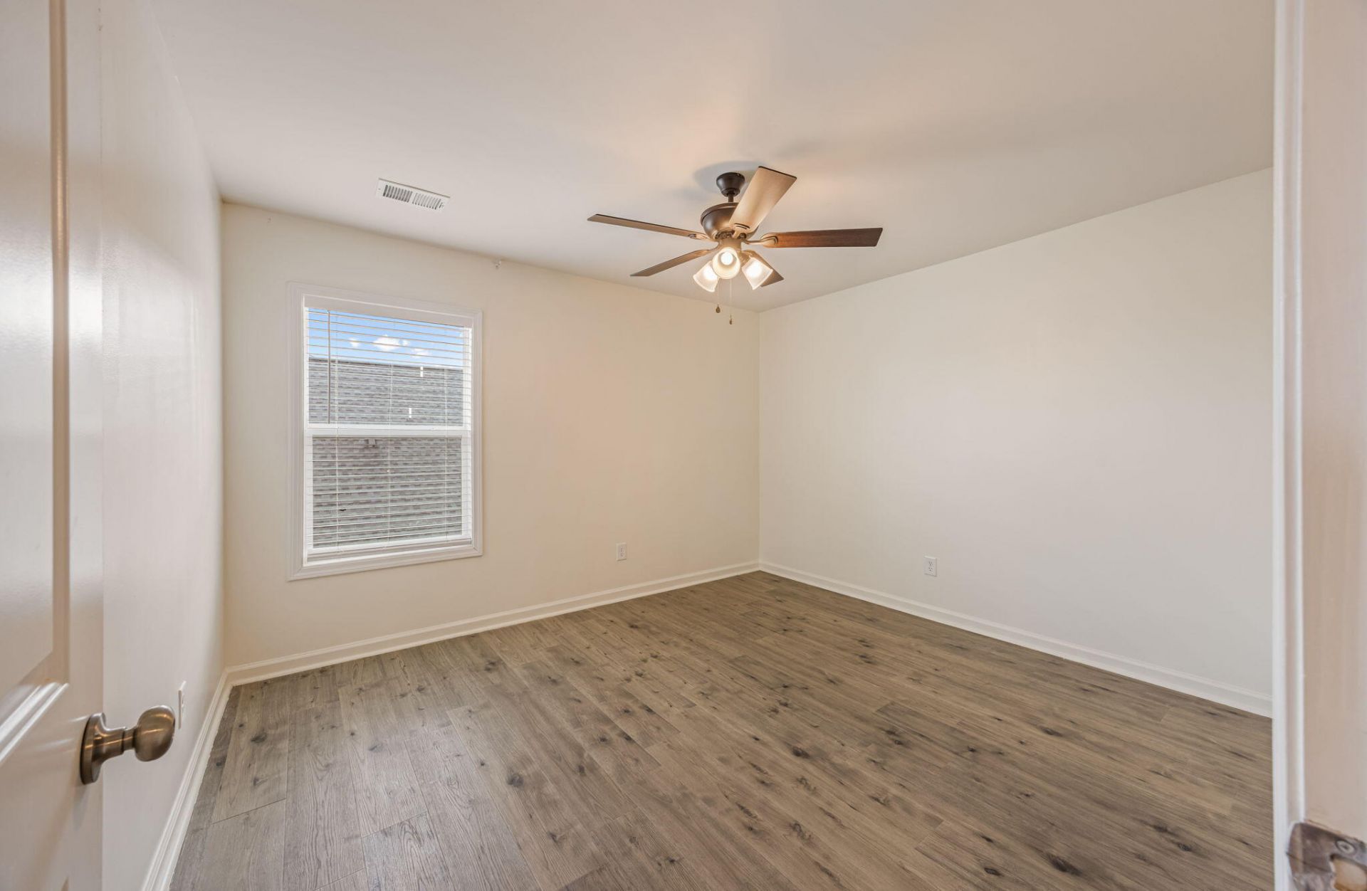 1097 Sapphire Drive Photo 28