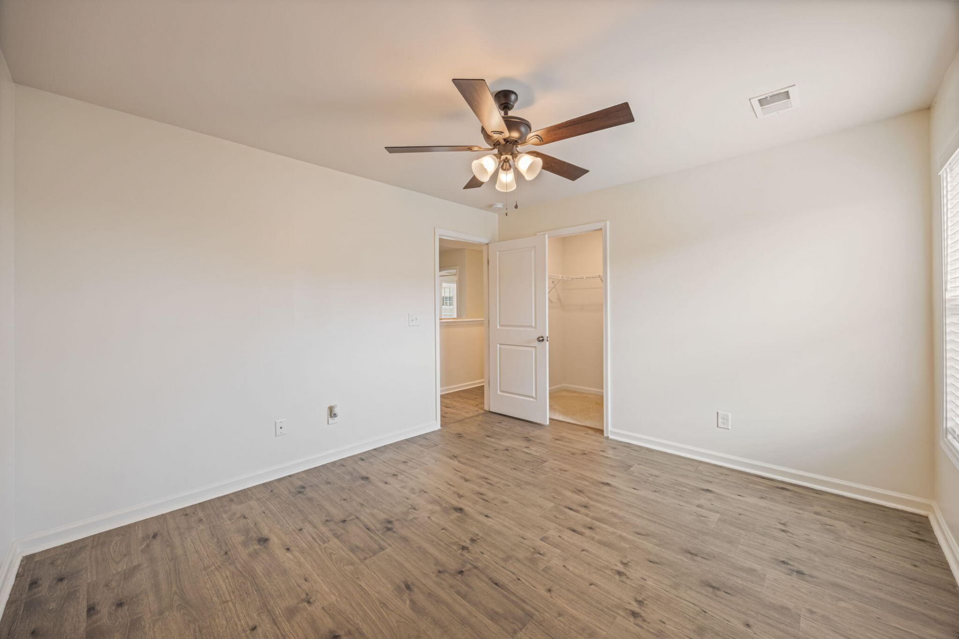 1097 Sapphire Drive Photo 29