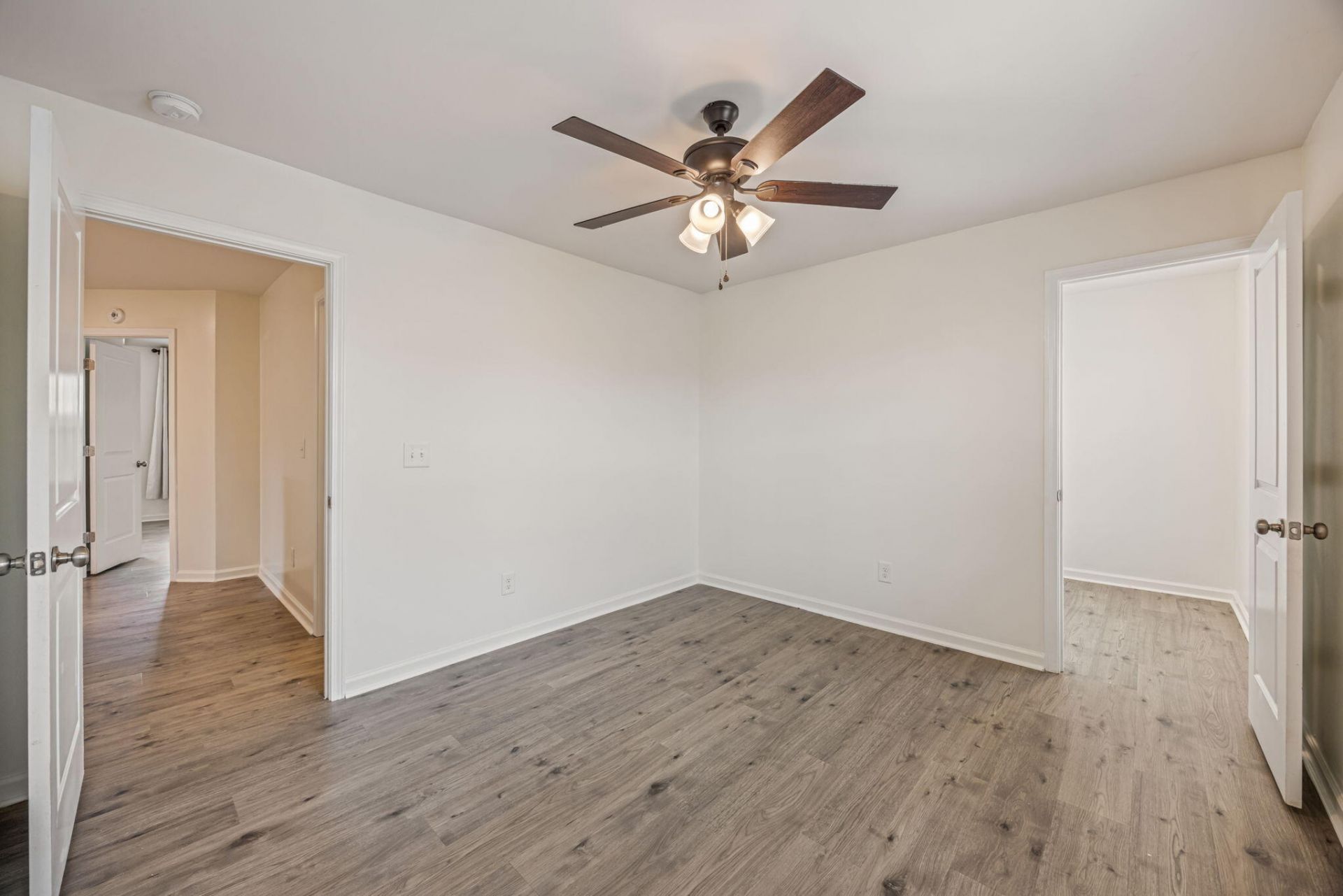1097 Sapphire Drive Photo 30