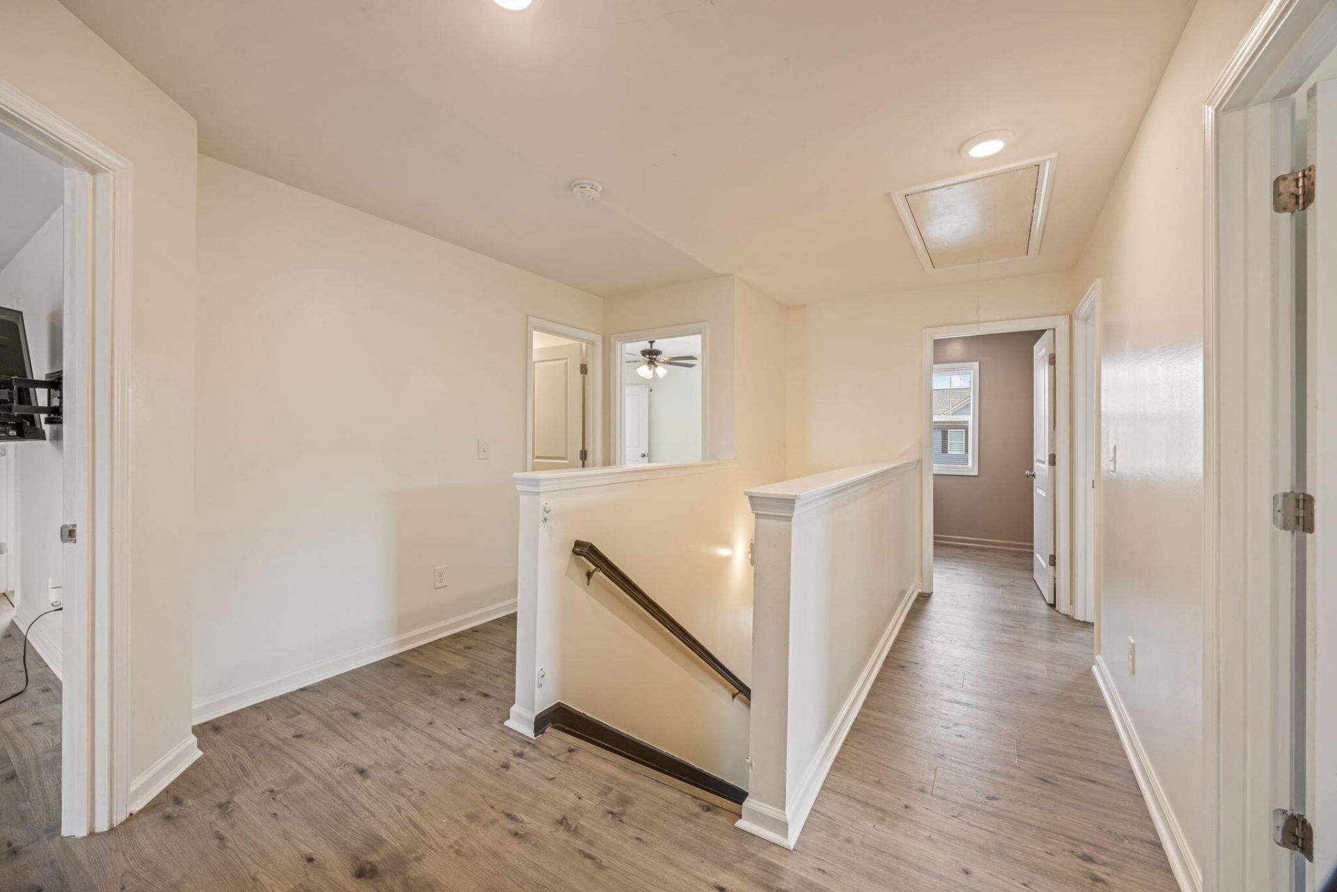1097 Sapphire Drive Photo 34