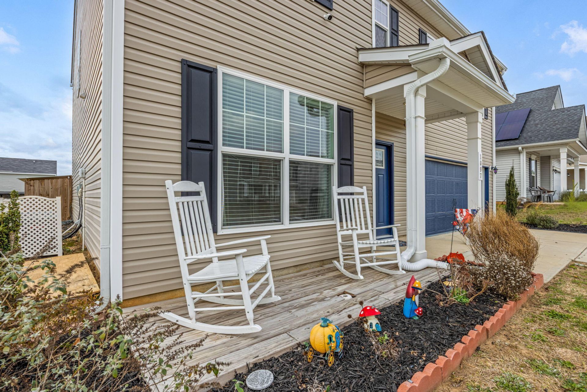 1097 Sapphire Drive Photo 5