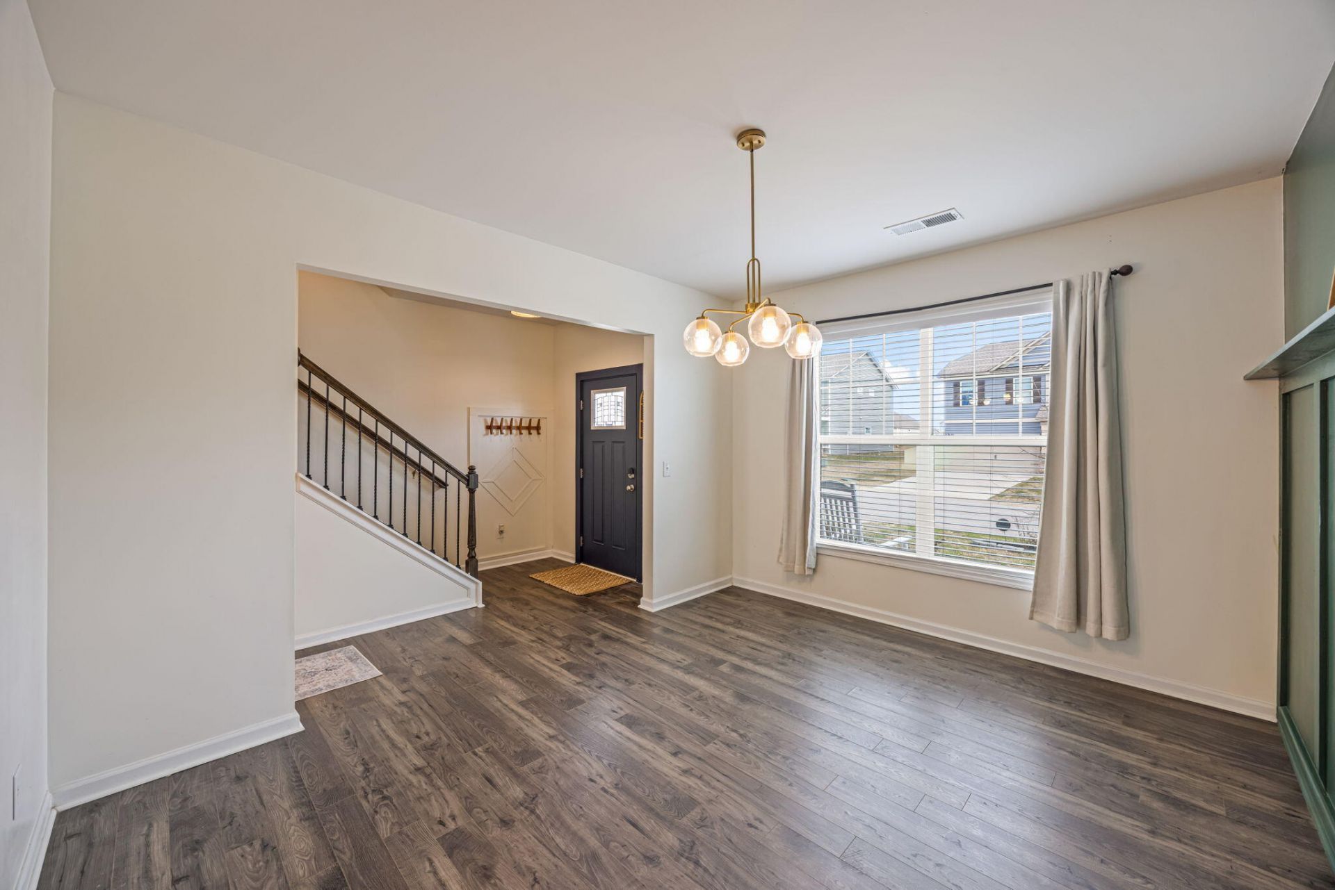 1097 Sapphire Drive Photo 8