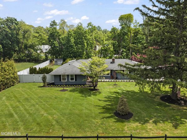 17 Ballantine Road, Middletown, NJ 07748