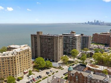 12500 Edgewater Drive, Unit 402, Lakewood, OH 44107