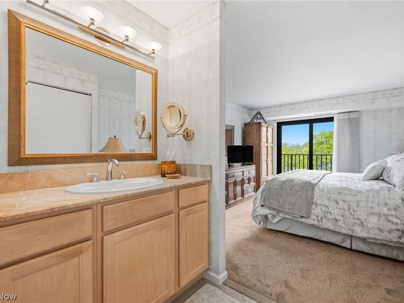 12500 Edgewater Drive , Unit 402, Lakewood, OH 44107 Photo 27