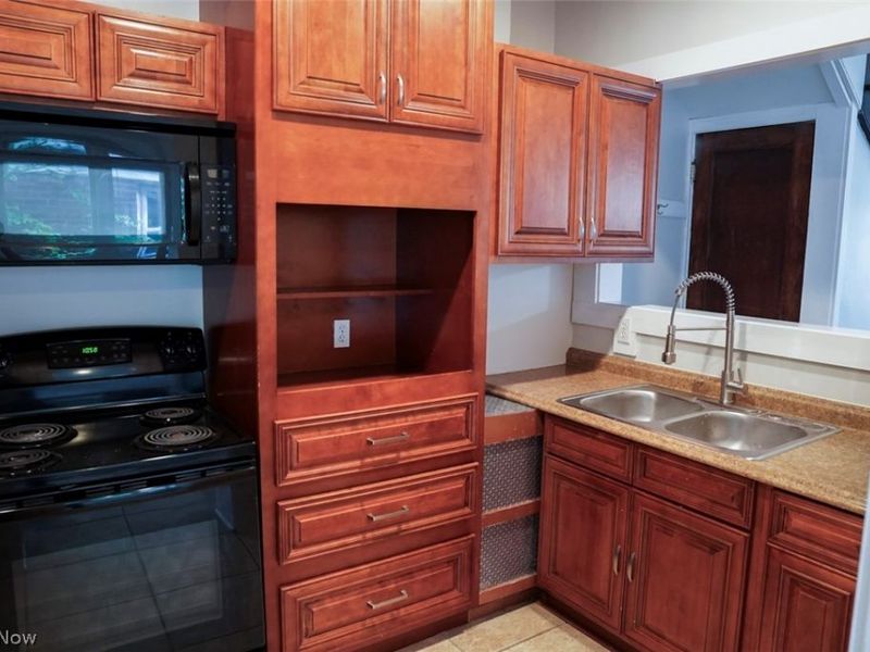 10806 Clifton Boulevard, Unit West, Cleveland, OH 44102 Photo 7