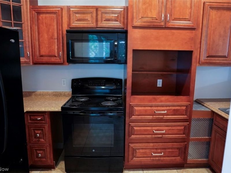 10806 Clifton Boulevard, Unit West, Cleveland, OH 44102 Photo 8