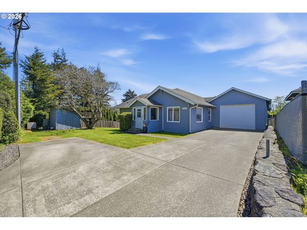 93748 BAY PARK LN, Coos Bay, OR 97420