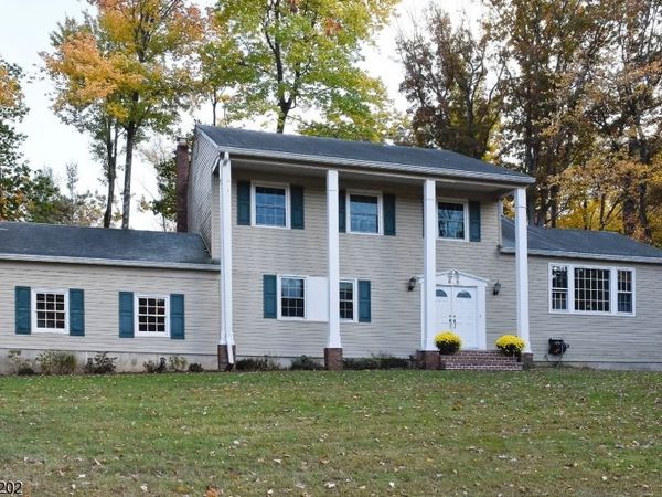 68 Meadowbrook Rd, Randolph, NJ 07869