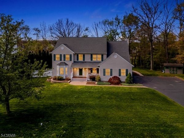 14 Chelsea Dr, Jefferson, NJ 07438
