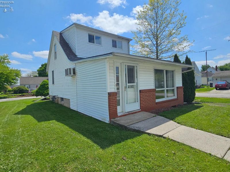 201 Brinker Street, Bellevue, OH 44811 Photo 6