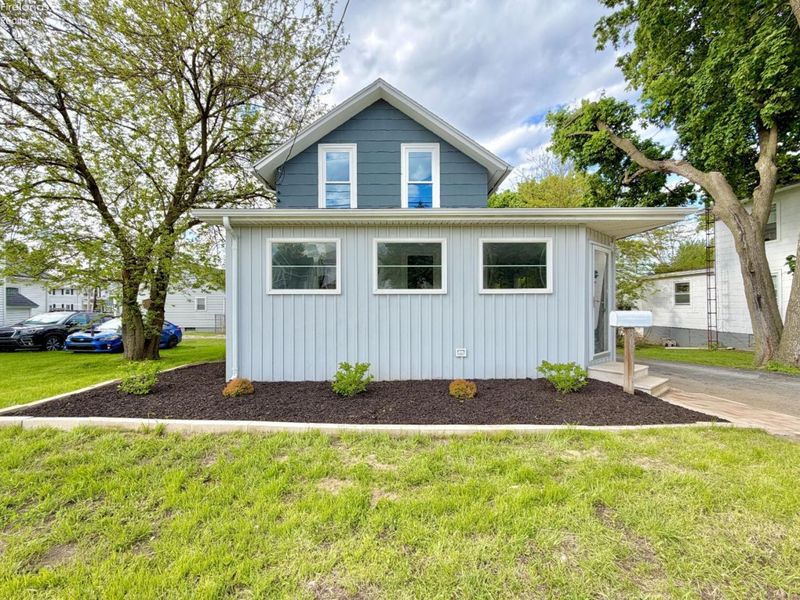807 E Main, Bellevue, OH 44811 Photo 2