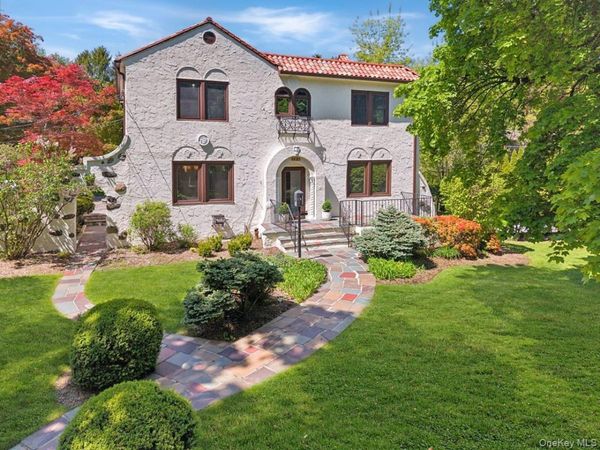 62 Broadfield Road , New Rochelle, NY 10804
