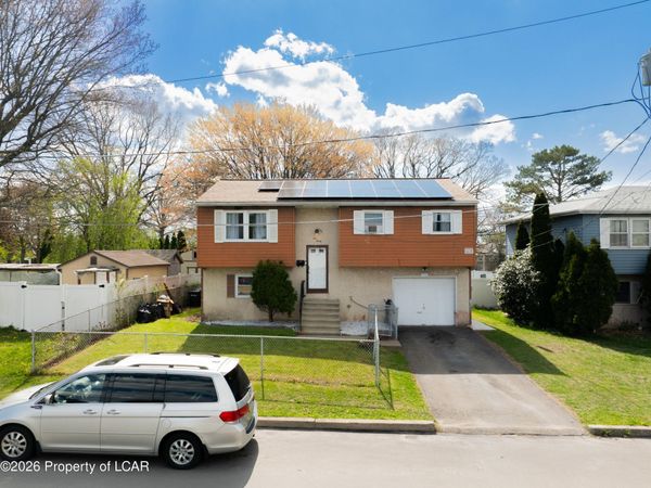 1030 N Lincoln Street, Hazleton, PA 18201