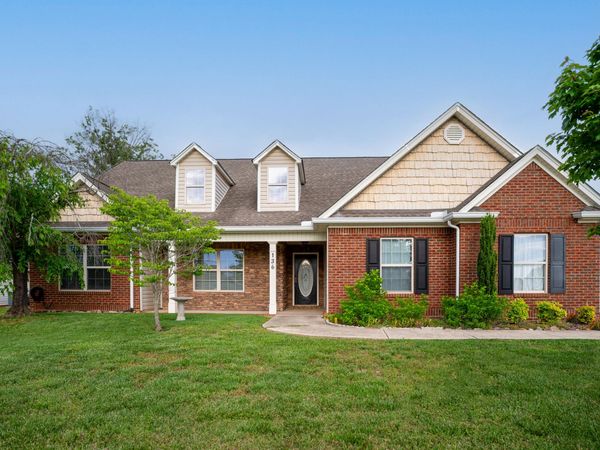 136 Honeyberry Lane, Rossville, GA 30741