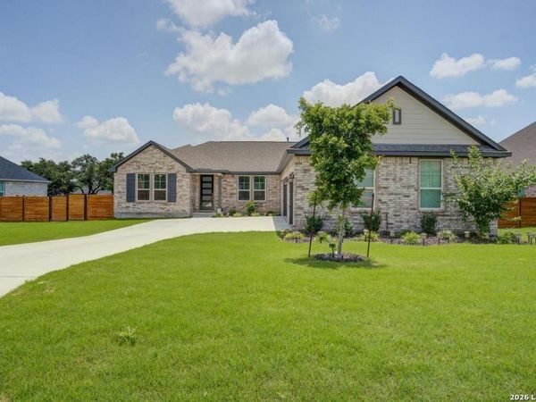 237 Bryant Park, Castroville, TX 78009