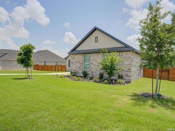 237 Bryant Park, Castroville, TX 78009